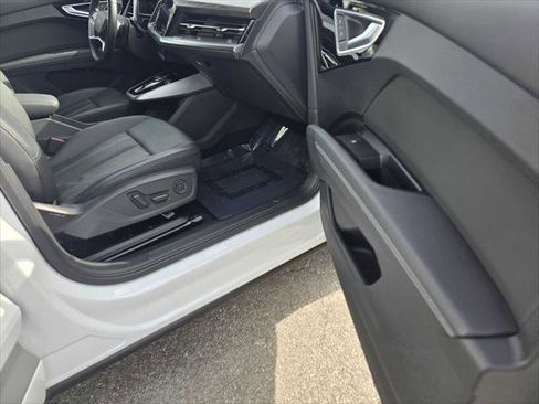 Used 2023 Audi Q4 e-tron Premium Plus w/ Premium Plus image 10