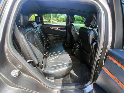 Used 2018 Lincoln MKX Reserve FWD image 33