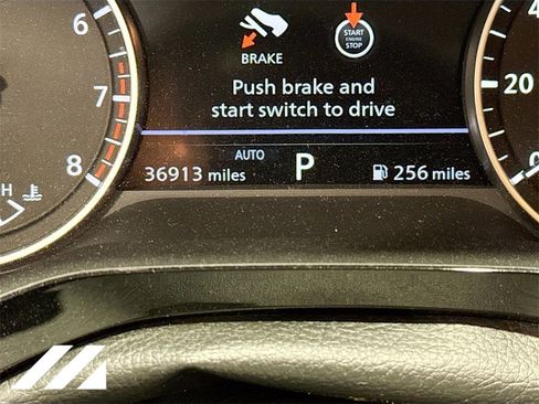 Used 2024 Nissan Pathfinder SL image 14