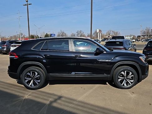 New 2026 Volkswagen Atlas Cross Sport SE FWD image 4