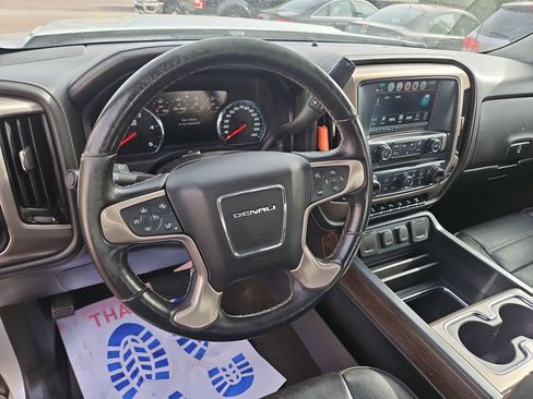 Used 2018 GMC Sierra 2500 Denali w/ Duramax Plus Package AWD/4WD image 13