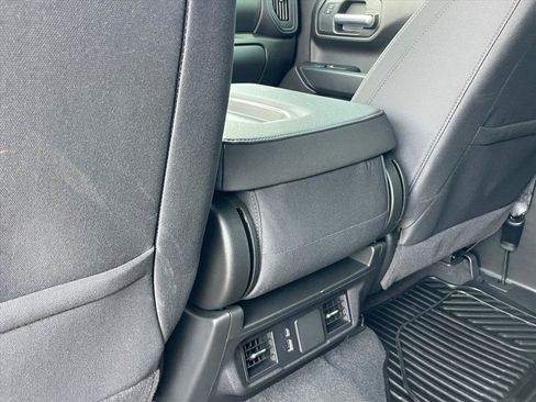 Used 2026 Chevrolet Silverado 1500 Custom w/ LPO, Dark Essentials Package AWD/4WD image 23