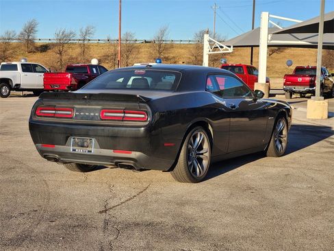 Used 2022 Dodge Challenger R/T image 4