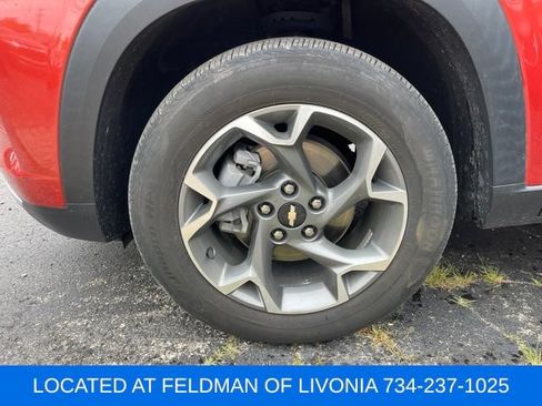 Used 2024 Chevrolet Trax LT w/ Driver Confidence Package FWD image 5