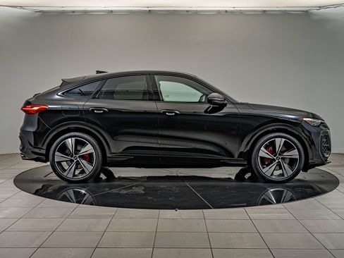 New 2026 Audi SQ5 Prestige AWD/4WD image 4