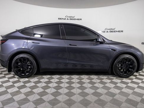Used 2021 Tesla Model Y Long Range AWD/4WD image 3