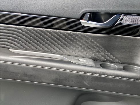 Used 2025 Hyundai Palisade Calligraphy image 27