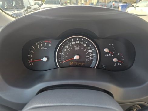 Used 2012 Kia Sedona EX w/ Luxury Pkg image 26