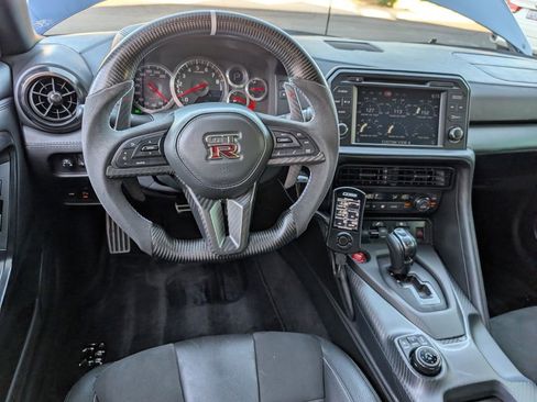 Used 2017 Nissan GT-R Premium AWD/4WD image 10