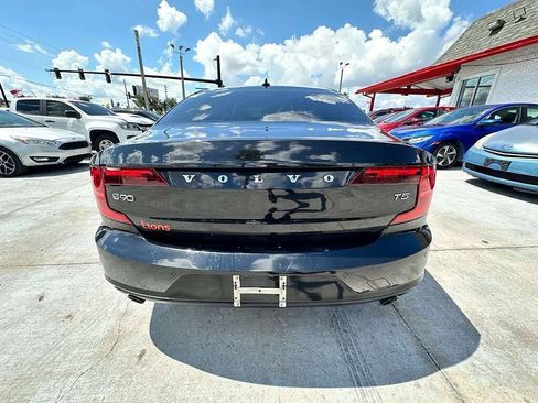 Used 2018 Volvo S90 T5 Momentum w/ Convenience Package FWD image 11