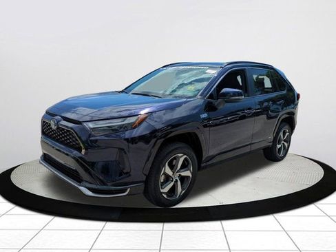 Used 2024 Toyota RAV4 SE w/ Weather & Moonroof Package AWD/4WD image 7