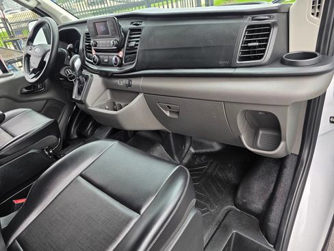 Used 2025 Ford Transit 250 148 Medium Roof RWD image 18