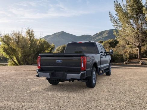 New 2026 Ford F250 XLT w/ FX4 Off-Road Package AWD/4WD image 10
