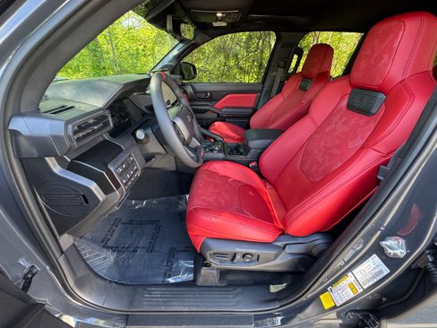 Used 2025 Toyota Tacoma TRD Pro image 25