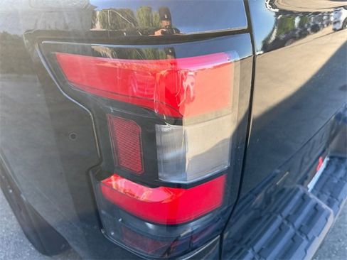 Used 2022 Nissan Frontier SV image 30