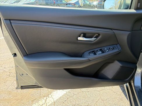 Used 2025 Nissan Sentra SV image 13