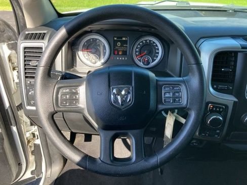 Used 2017 RAM 1500 Classic SLT AWD/4WD image 14