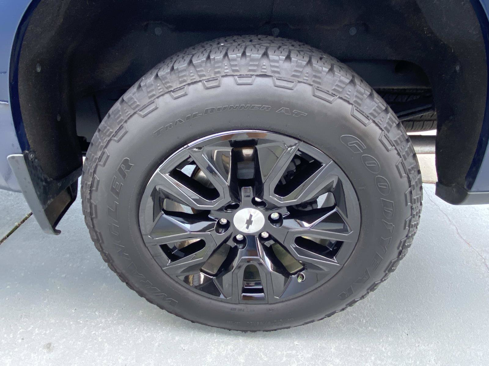 Used 2022 Chevrolet Silverado 1500 RST AWD/4WD image 10
