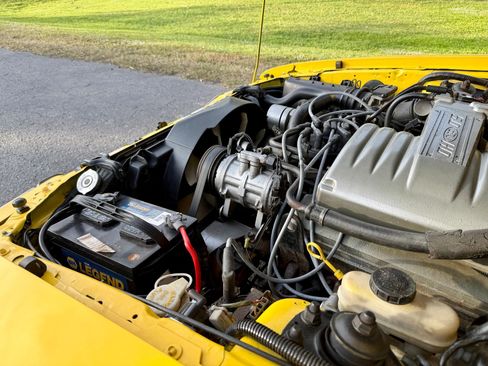 Used 1993 Ford Mustang LX image 78