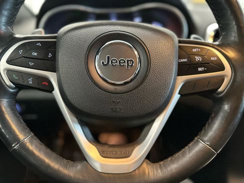 Used 2015 Jeep Grand Cherokee Altitude AWD/4WD image 18