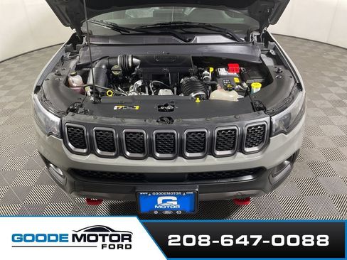 Used 2024 Jeep Compass Trailhawk AWD/4WD image 25