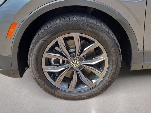 Used 2022 Volkswagen Tiguan SE FWD image 10