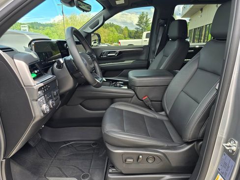 Certified 2025 Chevrolet Tahoe Z71 w/ Z71 Off-Road Package AWD/4WD image 4