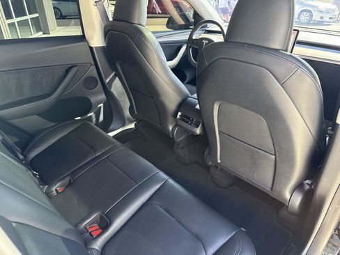 Used 2023 Tesla Model Y Performance AWD/4WD image 19