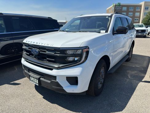 Certified 2025 Ford Expedition Active AWD/4WD image 1