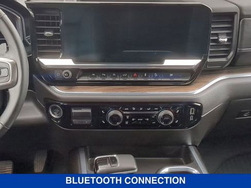 Used 2025 Chevrolet Silverado 1500 LT Trail Boss w/ LT Trail Boss Premium Package AWD/4WD image 16