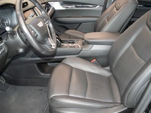Used 2020 Cadillac XT6 Premium Luxury AWD/4WD image 23