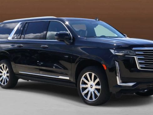 Used 2024 Cadillac Escalade ESV Luxury RWD image 3