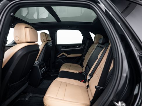 New 2026 Porsche Cayenne E-Hybrid AWD/4WD image 23