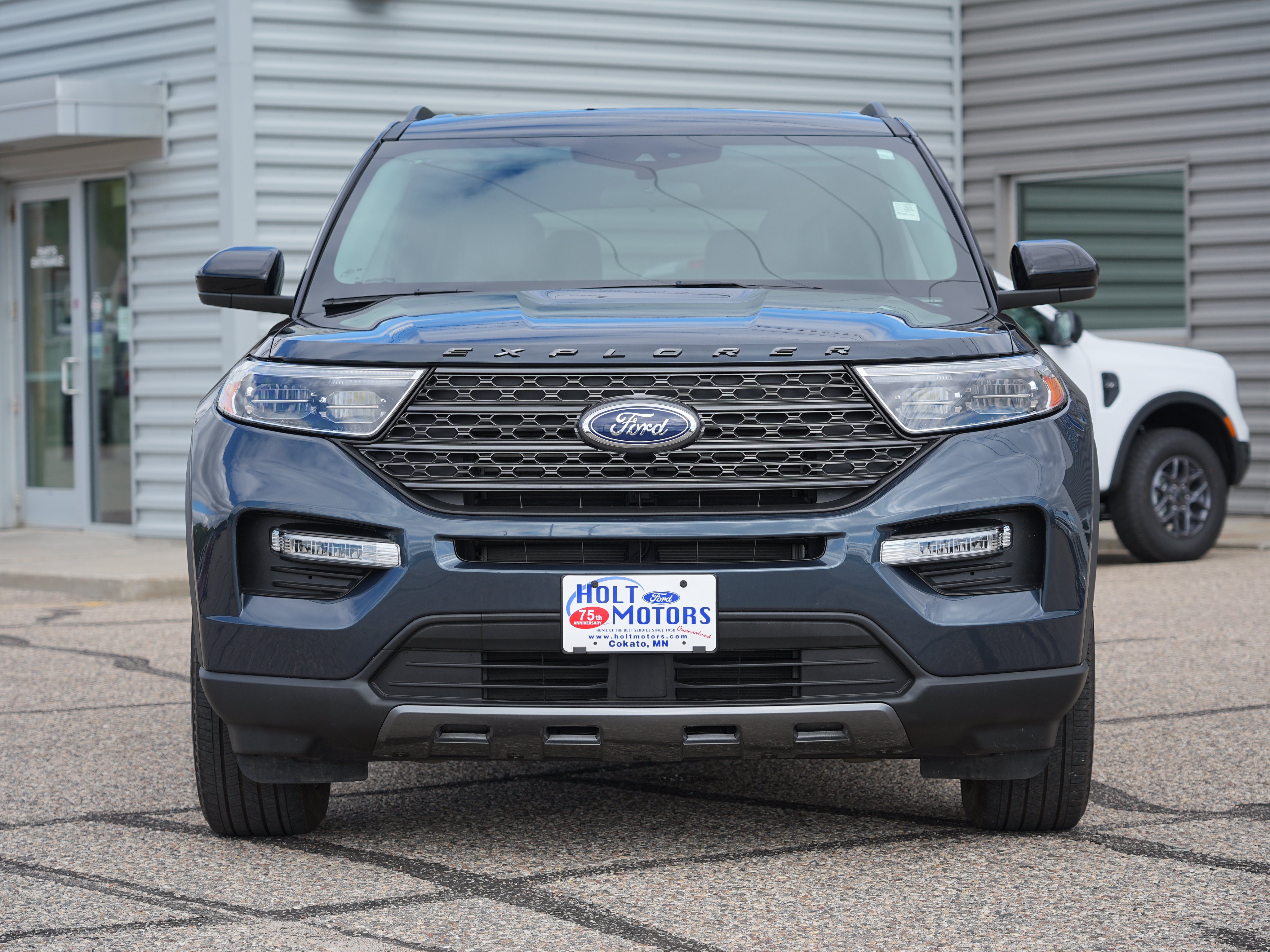 Used 2024 Ford Explorer XLT w/ Equipment Group 202A AWD/4WD image 9