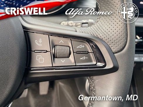 New 2024 Alfa Romeo Tonale Ti image 23