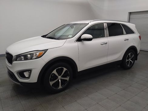 Used 2017 Kia Sorento EX w/ EX V6 Premium Package image 2