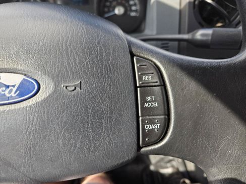 Used 2011 Ford F750 2WD Regular Cab Super Duty image 38