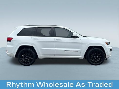 Used 2019 Jeep Grand Cherokee Altitude AWD/4WD image 10