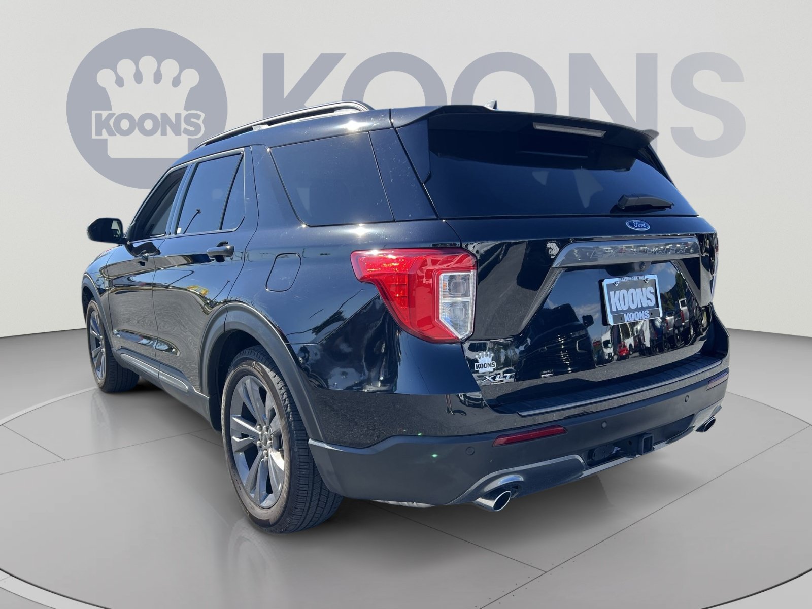 Used 2024 Ford Explorer XLT w/ Equipment Group 202A RWD image 14