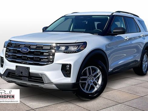 New 2026 Ford Explorer Active w/ Active Comfort Package image 2