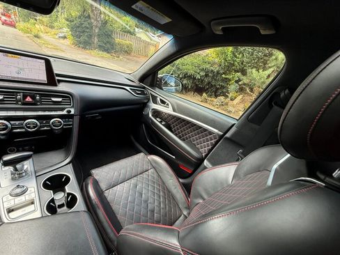 Used 2019 Genesis G70 2.0T Advanced w/ Sport Package image 16