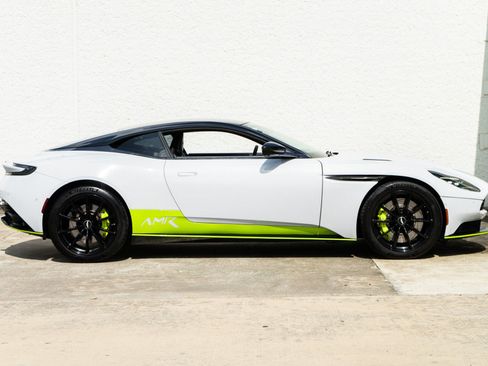 Used 2019 Aston Martin DB11 AMR RWD image 8
