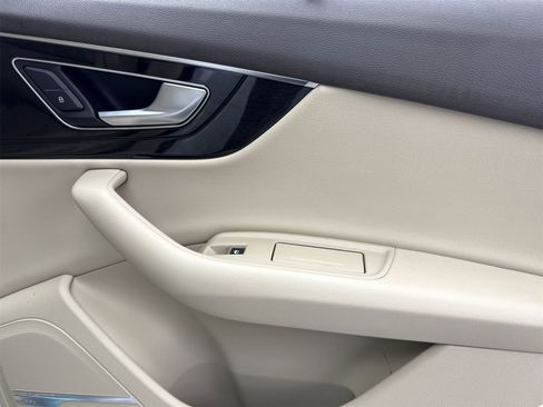 Used 2018 Audi Q7 3.0T Premium Plus w/ Premium Plus Package image 36