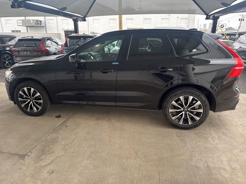 Used 2025 Volvo XC60 B5 Core AWD/4WD image 8
