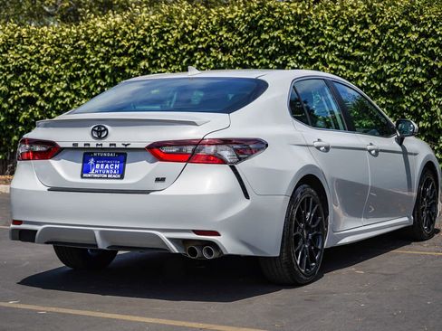 Used 2022 Toyota Camry SE w/ Carpet Mat Package (TMS) FWD image 6