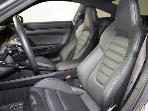 Used 2025 Porsche 911 Carrera 4 GTS image 5