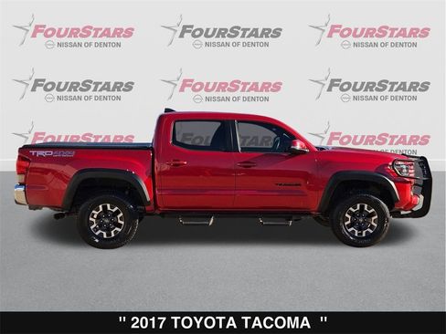 Used 2017 Toyota Tacoma TRD Off-Road image 3