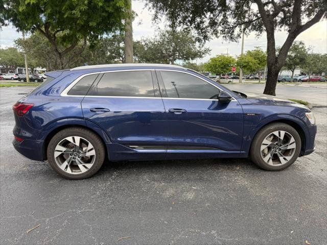 Used 2023 Audi e-tron Premium Plus w/ Premium Plus Package AWD/4WD image 8