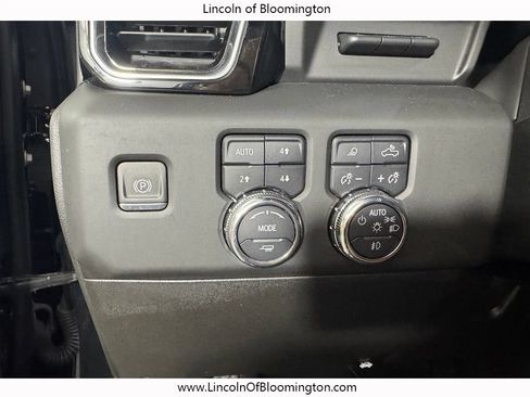 Used 2024 GMC Sierra 3500 Denali Ultimate AWD/4WD image 22