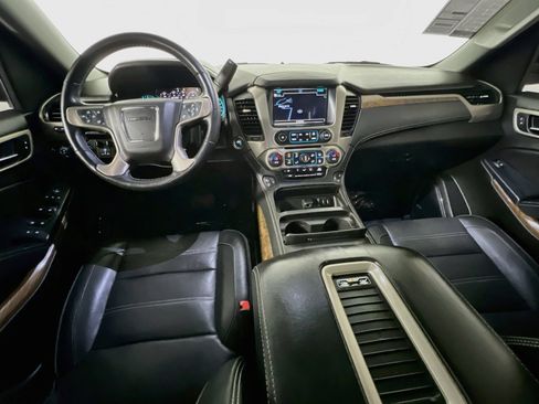 Used 2019 GMC Yukon Denali w/ Denali Ultimate Package AWD/4WD image 29
